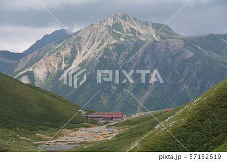 双六小屋と鷲羽岳 57132619