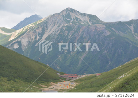 双六小屋と鷲羽岳 双六小屋と鷲羽岳 57132624