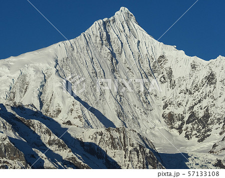 雲南省 梅里雪山 主峰 カワカブ 山頂 Meili Snow Mountain 雲南省 梅里雪山 主峰 カワカブ 山頂 Meili Snow Mountain 57133108