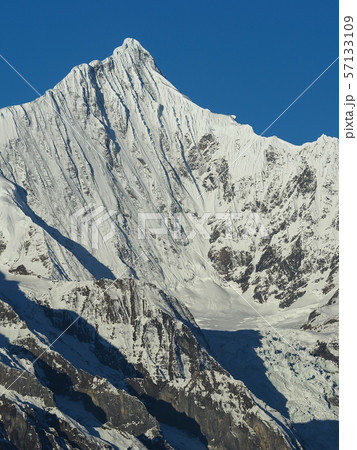 雲南省 梅里雪山 主峰 カワカブ 山頂 Meili Snow Mountain 雲南省 梅里雪山 主峰 カワカブ 山頂 Meili Snow Mountain 57133109