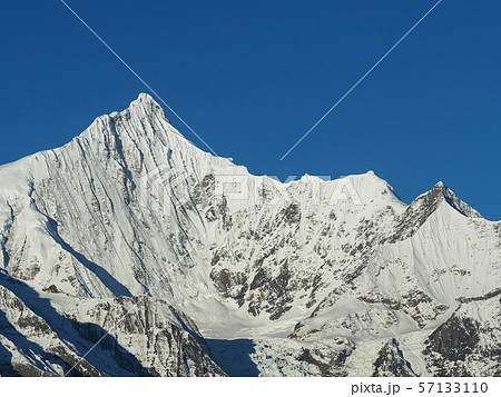 雲南省 梅里雪山 主峰 カワカブ 山頂 Meili Snow Mountain  57133110