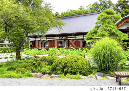 【山梨県】初夏の放光寺 本堂 【山梨県】初夏の放光寺 本堂 57134687