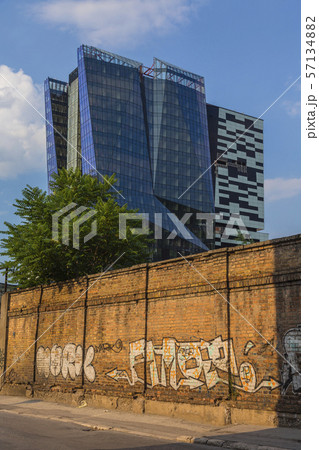 ボスニア・ヘルツェゴビナ　サラエボの街並み 57134882