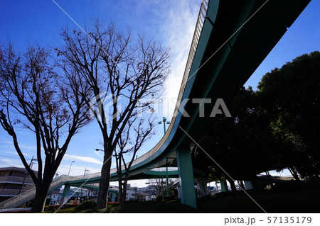 板橋　蓮根　歩道橋　晴れ　昼間　土木　田中賞　曲線美 57135179