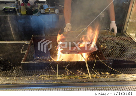 カツオのタタキ 57135231