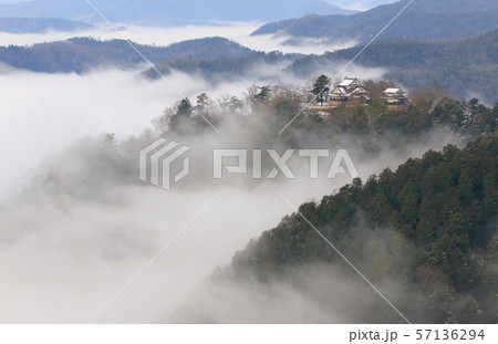 雲上の城 57136294