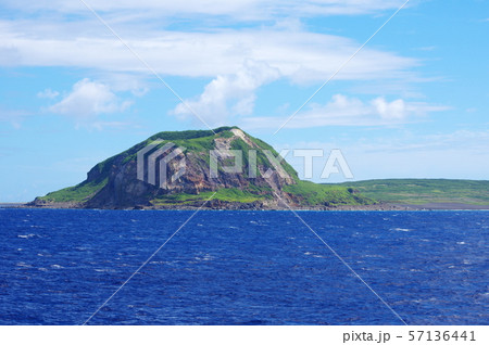 硫黄島の摺鉢山／小笠原諸島 57136441
