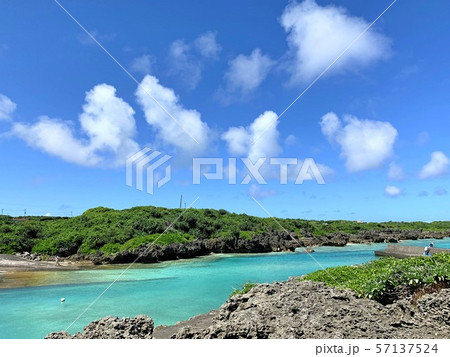 与論島の美しい海 与論島の美しい海 57137524