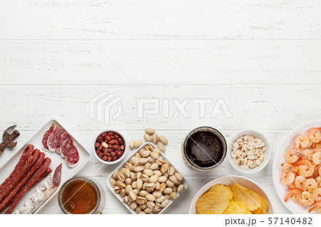 Draft beer and snacks 57140482