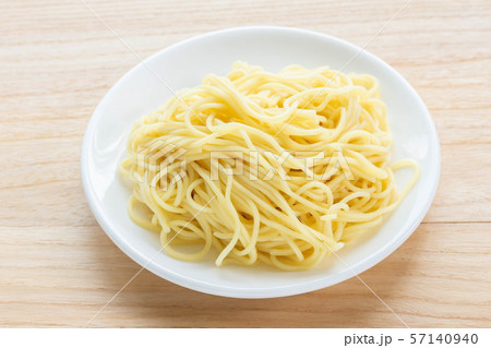 湯がいた中華麺 57140940