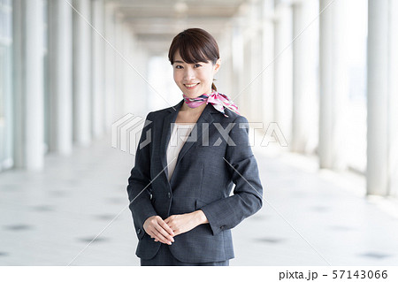 ビジネスウーマン　スカーフ 57143066