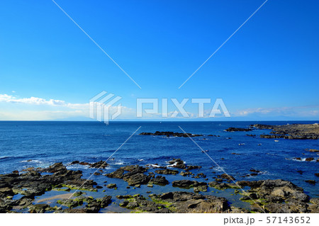 城ヶ島公園から望む相模湾 城ヶ島公園から望む相模湾 57143652