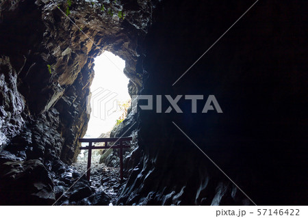 昇り龍「天に昇る白龍」鵜戸神社(龍宮)・大御神社 (日向のお伊勢さま) 宮崎県日向市伊勢ヶ浜 昇り龍「天に昇る白龍」鵜戸神社(龍宮)・大御神社 (日向のお伊勢さま) 宮崎県日向市伊勢ヶ浜 57146422