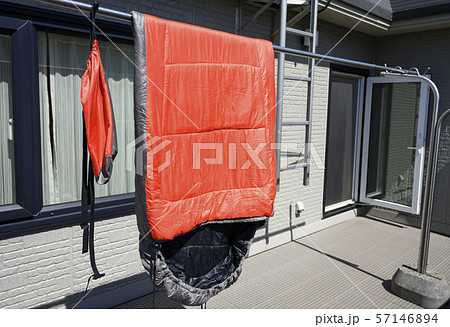 シュラフを干す 57146894