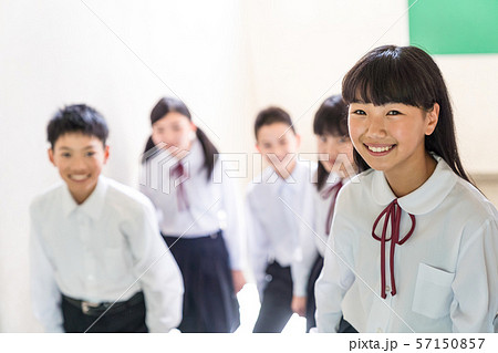 中学生、学校 中学生、学校 57150857