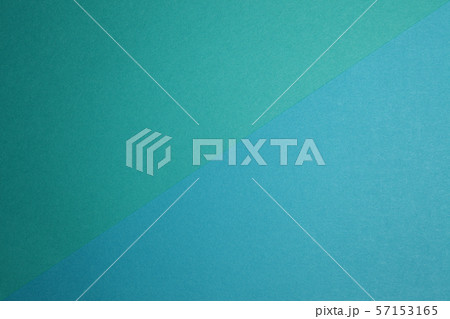 二色のカラーペーパー背景 57153165