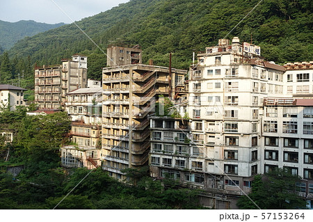 廃墟になったホテル群（栃木 鬼怒川温泉） 57153264