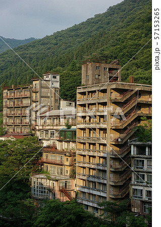 廃墟になったホテル群（栃木 鬼怒川温泉） 57153265