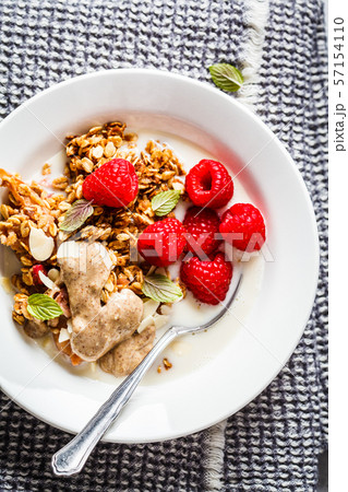 Healthy vegan breakfast - baked oatmeal crumble Healthy vegan breakfast - baked oatmeal crumble 57154110