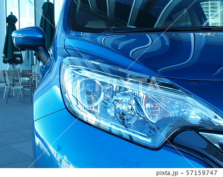 車のヘッドライト　部品　自動車 57159747