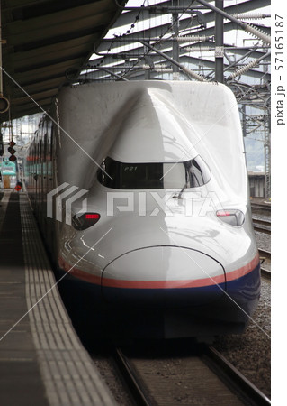上越新幹線E4系（朱鷺色・高崎駅） 57165187