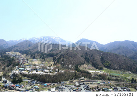 山寺 五大堂からの桜の風景 57165301