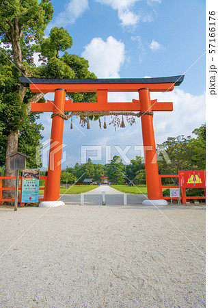 上賀茂神社の鳥居 57166176