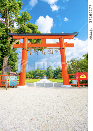 上賀茂神社の鳥居 57166177