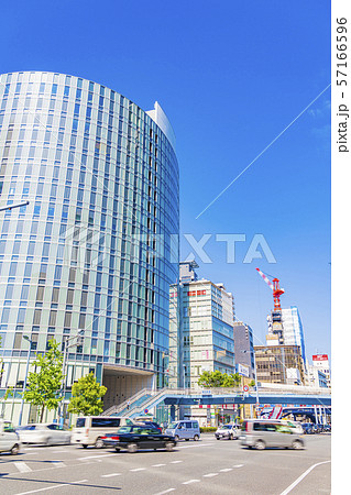 大阪　キタ　梅田新道交差点付近　　　　 57166596