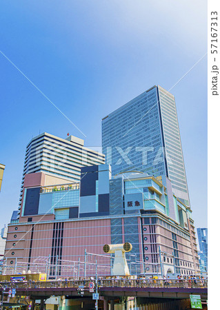 大阪　梅田　ビル群　 57167313