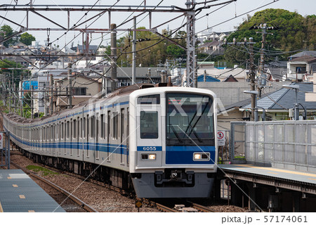 西武鉄道6000系 東急東横線 東白楽駅 西武鉄道6000系 東急東横線 東白楽駅 57174061