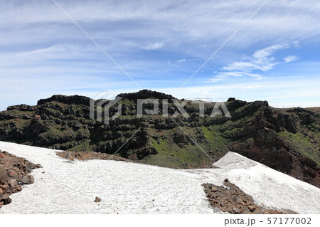 鳥海山 新山側からの外輪山の景色 57177002