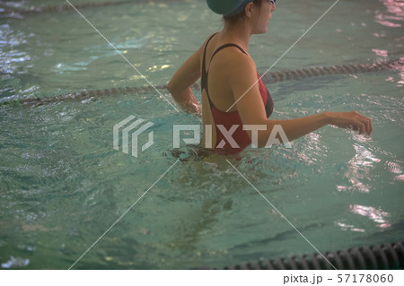 In the pool 57178060