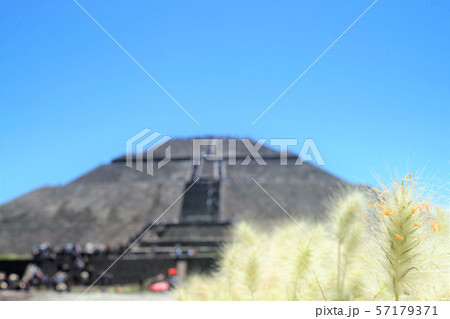 太陽のピラミッド　ティオティワカン 57179371