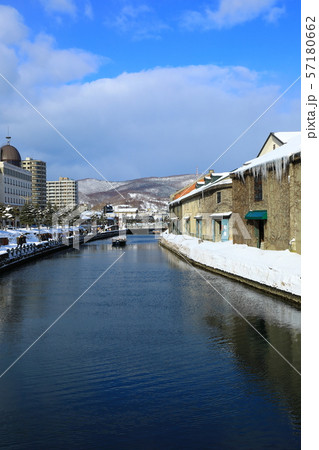 冬の小樽運河 57180662