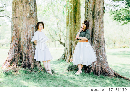 女性 ポートレート 女性 ポートレート 57181159