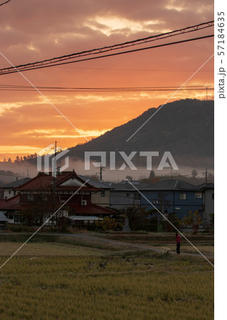 山里の秋 57184635