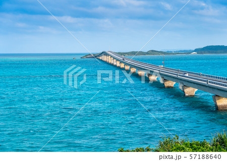 沖縄 宮古島と池間島 長い橋 池間大橋 沖縄 宮古島と池間島 長い橋 池間大橋 57188640