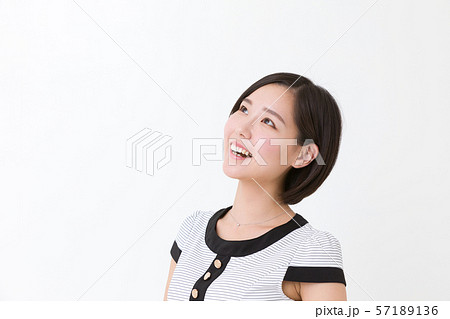 モデル 女性 爽やか モデル 女性 爽やか 57189136