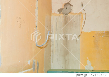 Electric cable installed Electric cable installed 57189389
