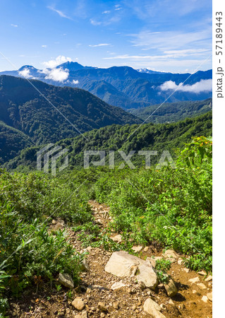 雨飾山登山 (登山道から高妻山方面を望む) 雨飾山登山 (登山道から高妻山方面を望む) 57189443