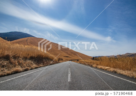泉水グリーンロード 高原と道 Plateau&road 大分県九重町 泉水グリーンロード 高原と道 Plateau&road 大分県九重町 57190468