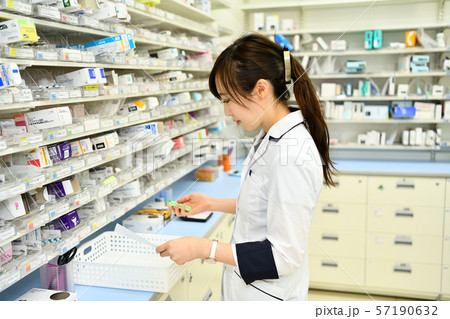 女性薬剤師 女性薬剤師 57190632