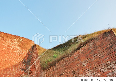 パハルプールの仏教寺院遺跡群 57192146