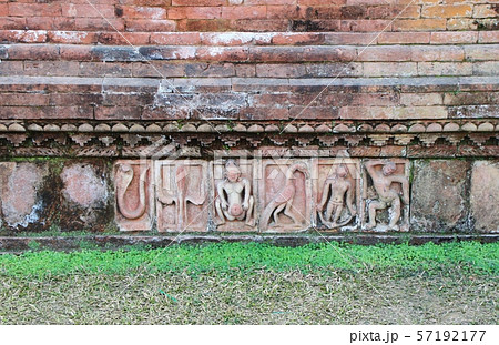 パハルプールの仏教寺院遺跡群 57192177