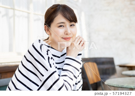 若い女性 ポートレート 若い女性 ポートレート 57194327