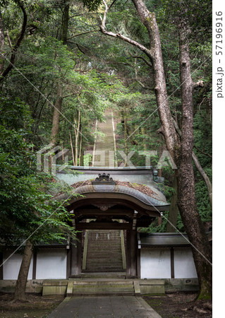 秀吉公墓所・豊国廟への石段、中門 57196916