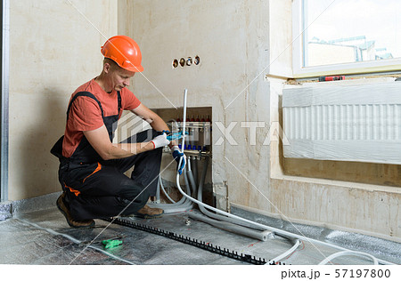 Installation of a warm floor. 57197800