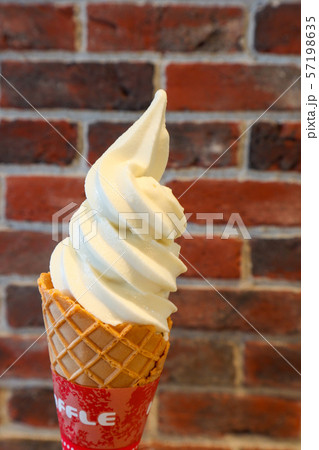 煉瓦とソフトクリーム 57198635