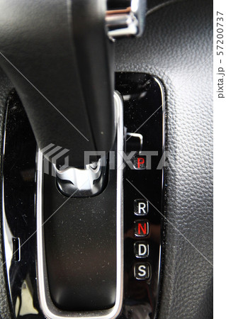 オートマ車のトランスミッションシフトレバー オートマ車のトランスミッションシフトレバー 57200737